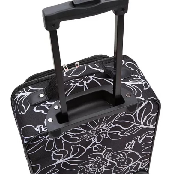 TAG Freehold 4-Piece Softside Spinner Luggage Softside Luggage Set suitcase - Picture 9 of 12